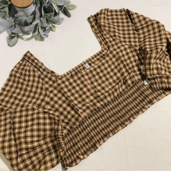 BP Dreamy · Junior 3X · Smocked Long Sleeve Crop · Plaid Tan-Black · Square Neck - Picture 9 of 14